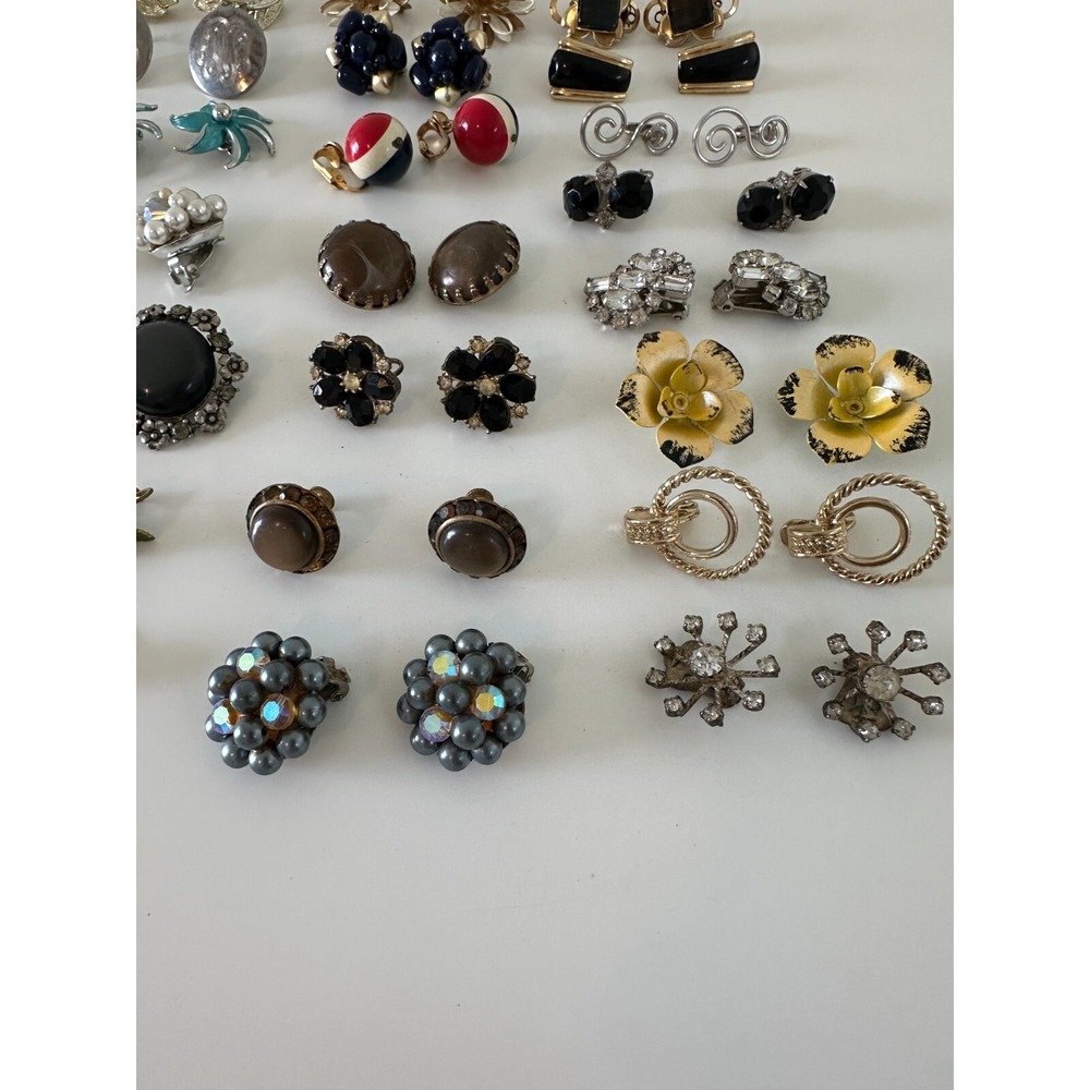 Clip On Earrings Lot 22 Pr Silver Gold Crystals Flower Starburst Mixed Vintage - Picture 7 of 9